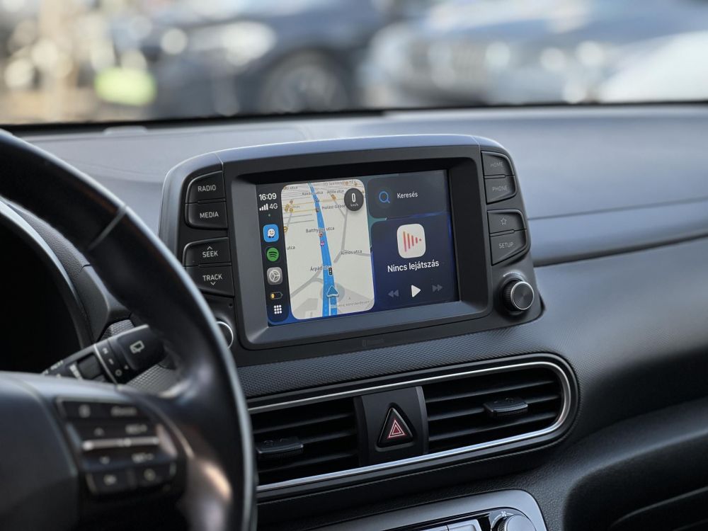 HYUNDAI KONA EV 64kWh Comfort 69e km. LED. tempomat. sávtartó. kamera. 2 gyári kulcs. CARPLAY!