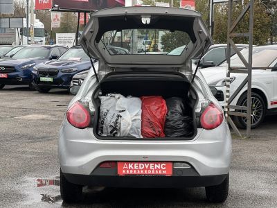 FIAT BRAVO 1.4 16V Active Magyarországon vásárolt. 1. tulajdonostól. végig vezetett szervízkönyv. 87e Km