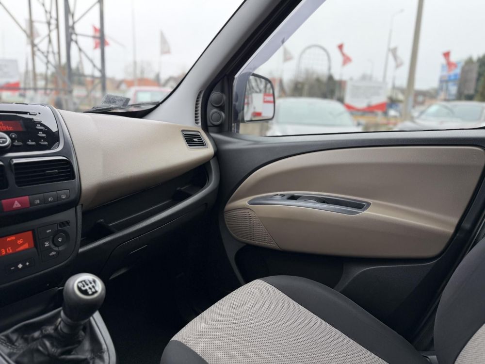 OPEL COMBO 1.6 CDTI L1H1 Enjoy 7 személyes M.o.-i. 1.tul. Márkaszervizelt. Téli-nyári kerék garnitúra!