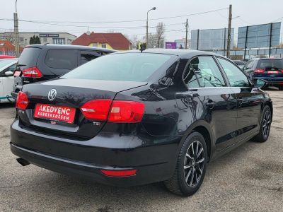 VOLKSWAGEN JETTA VI 1.4 TSI Highline DSG Magyarországi Tempomat Klíma Ülésfűtés Bőr