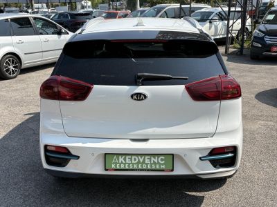 KIA NIRO e-Niro 64kWh Platinum JBL M.o.-i. 1.tul. Márkaszervizelt!