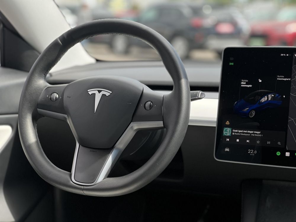 TESLA MODEL 3 Long Range AWD (Automata) 44e km. FEHÉR BELSŐ. mátrix LED. hőszivattyú. garanciális!