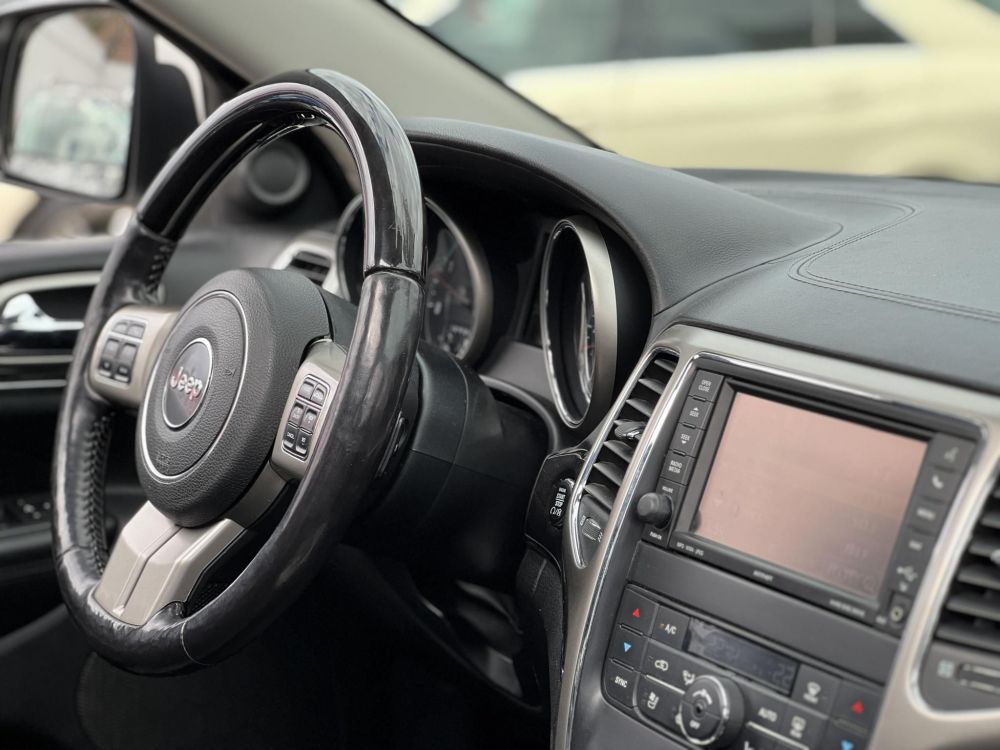 JEEP GRAND CHEROKEE 3.0 V6 CRD Overland (Automata) Xenon Memória Üléshűtés Panorámatető Vonóhorog Friss vizsga!