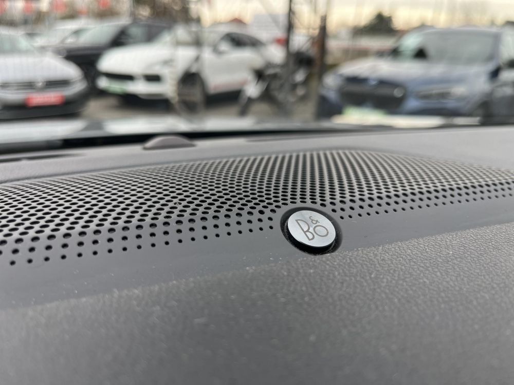 FORD KUGA 2.5 FHEV ST-Line X Graphite Tech Edition CVT M.o.-i. 1.tul. Bang & Olufsen Hifi