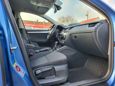 SKODA OCTAVIA Combi 1.2 TSI Elegance DSG 126e km. Magyarországi Tempomat Tolatóradar Szervizelt!