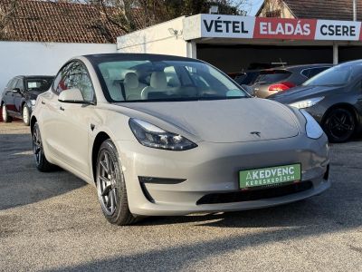 TESLA MODEL 3 Long Range AWD (Automata) FSD. FEHÉR BELSŐ. Perf BOOST. garanciális. hőszivattyú. vonóhorog!