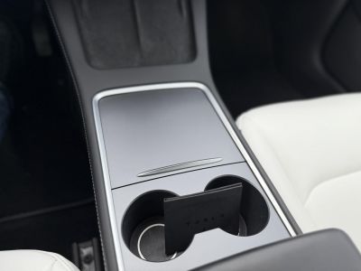 TESLA MODEL 3 Long Range AWD (Automata) 76e km. FEHÉR BELSŐ. mátrix LED. hőszivattyú. garanciális. megkímélt állapot!