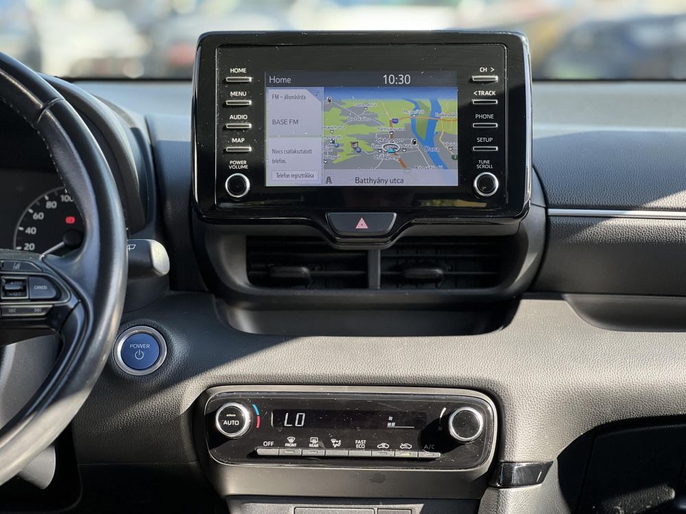 TOYOTA YARIS 1.5 Hybrid Comfort Style e-CVT