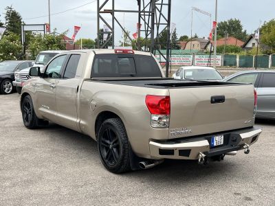 TOYOTA TUNDRA 5.7 V8 4x4 LIMITED