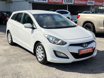 HYUNDAI I30 CW 1.4 CRDi Comfort M.o.-i. Klíma Multikormány