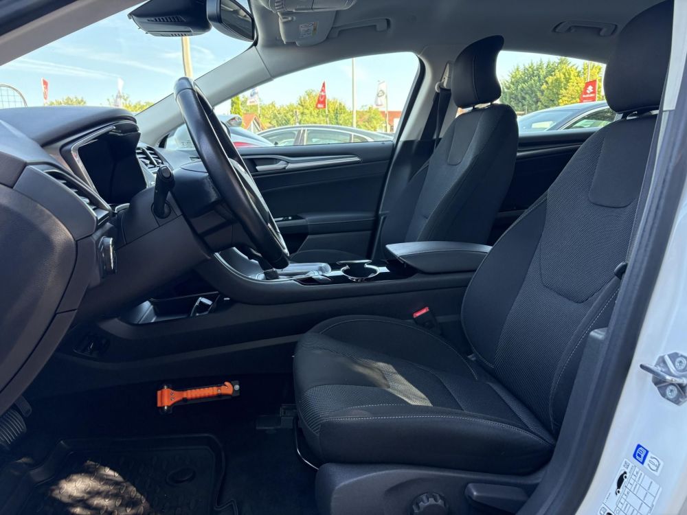 FORD MONDEO 2.0 HEV Vignale (Automata) Klíma Tempomat Bluetooth Carplay GARANCIÁLIS VÁLTÓ!