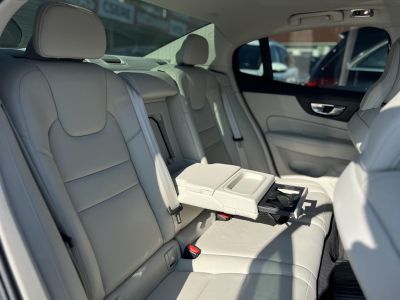 VOLVO S60 2.0 [T8] Recharge Inscription AWD Geartronic 27e km. M.o.-i. garanciális. márkaszervizelt. harman/kardon. ZÖLD rendszám!