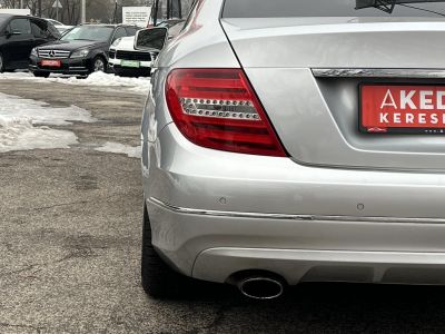 MERCEDES-BENZ C 220 CDI BlueEFFICIENCY (Automata) Xenon Tempomat Ülésfűtés Navi Bluetooth Rendszeresen szervizelt!