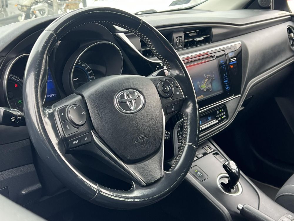 TOYOTA AURIS Touring Sports 1.8 HSD Active Trend+ (Automata) Élő hibrid garancia! Tempomat Ülésfűtés Kamera Keyless Bluetooth