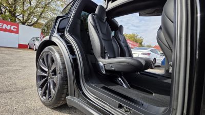 TESLA MODEL X Plaid (Automata) (6 személyes )