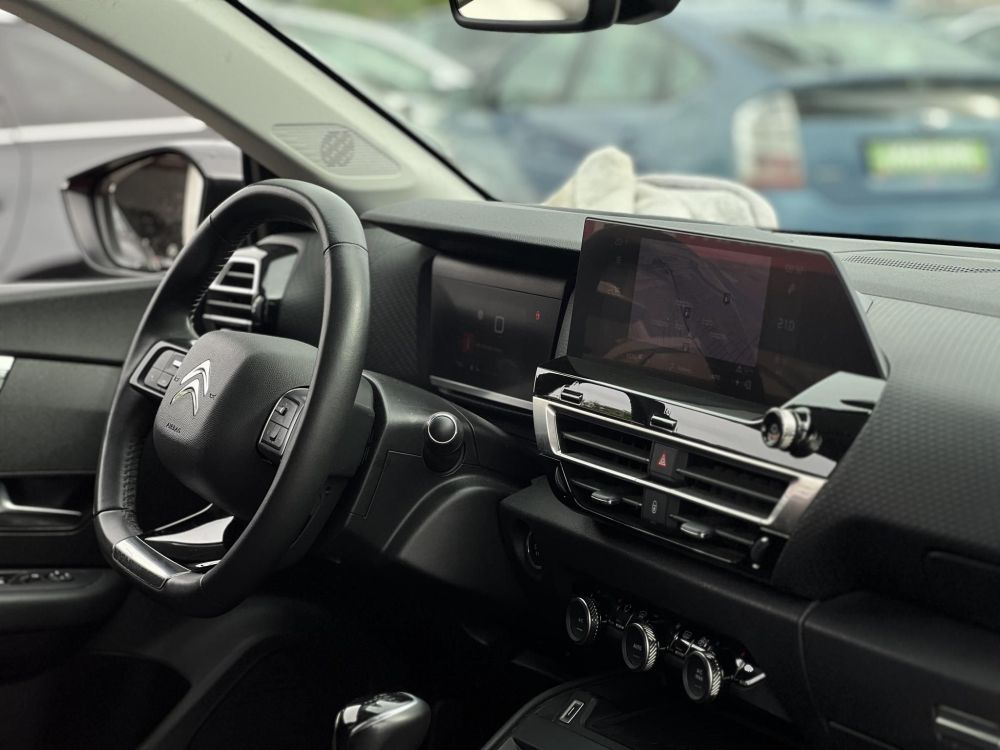 CITROEN C4 1.2 PureTech Feel Plus M.o.-i. 1.tul. 61e km. LED. 360 kamera. HUD. Vonóhorog!