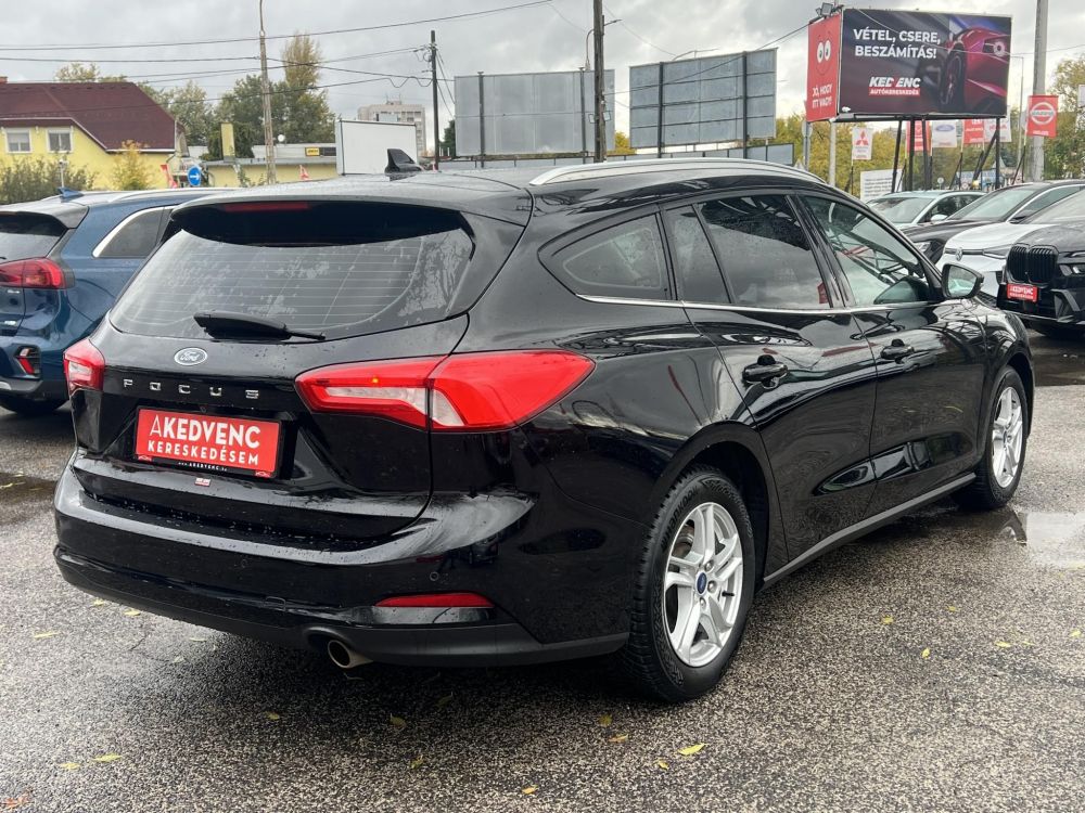 FORD FOCUS 1.0 EcoBoost Connected M.o.-i. 1.tul. Márkaszervizelt! Carplay