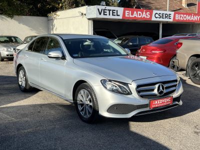 MERCEDES-BENZ E 220 d 9G-TRONIC LED Kamera Ülésfűtés PDC Holttérf. Bőr Szervizelt!