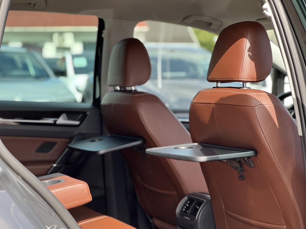 VOLKSWAGEN GOLF SPORTSVAN 1.4 TSI BMT Highline DSG Dokumentált előélet. barna bőrbelső. téli-nyári gumi garnitúra!