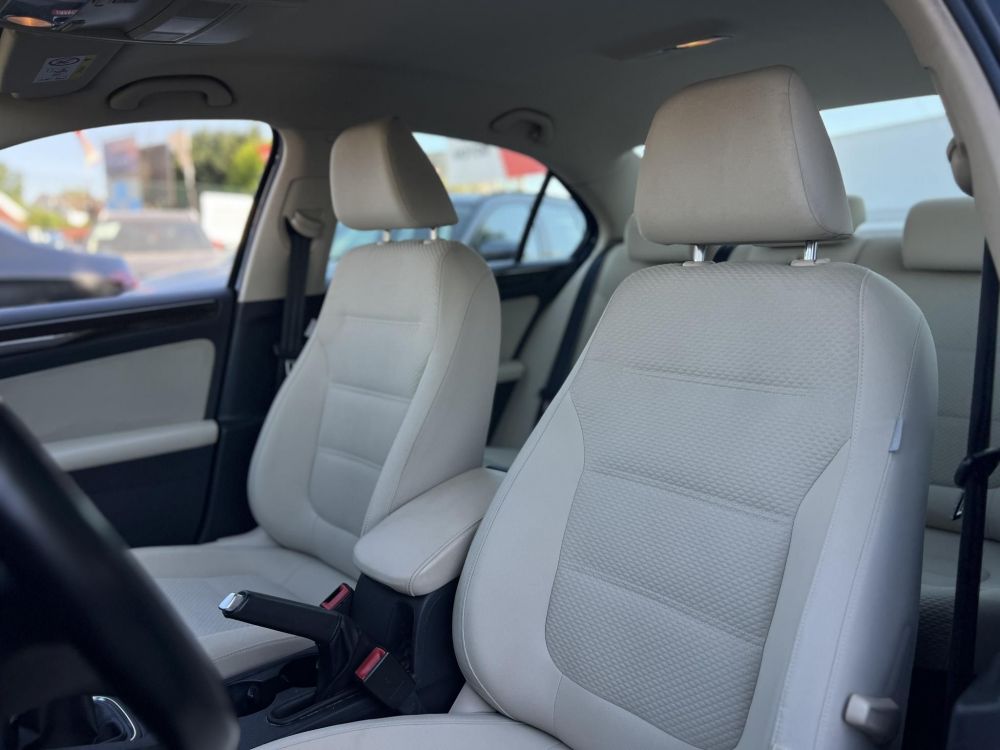 VOLKSWAGEN JETTA VI 1.4 TSI BMT Comfortline M.o.-i. friss műszaki vizsga. szervizelt! 1-Tulaj!