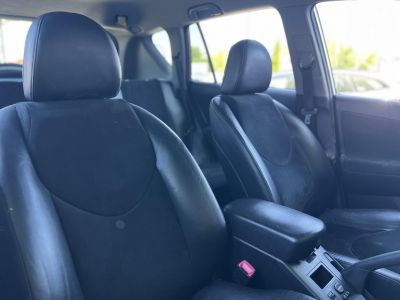 TOYOTA RAV 4 Rav4 2.0 4x4 Executive CVT Alcantara belső. kormányváltó. parkolóradar