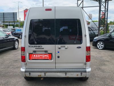 FORD TOURNEO CONNECT 1.8 TDCI 8 személyes Frissen szervizelt!