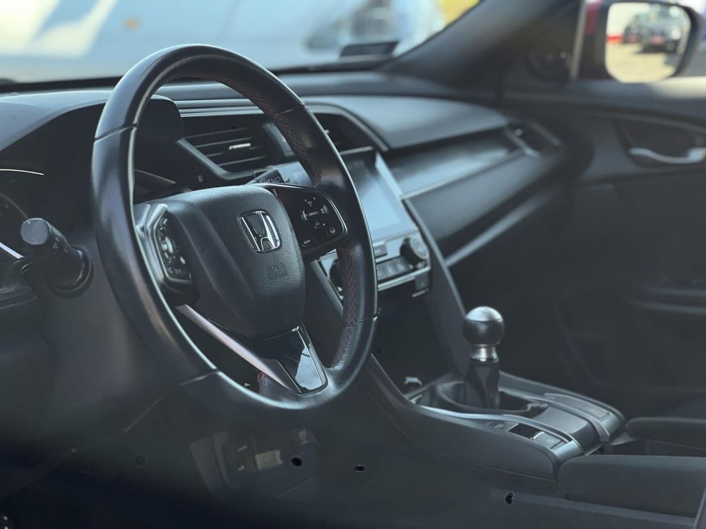 HONDA CIVIC 1.0 T Executive Sport Line 65e km. Magyarországi. 2 tulajdonos. Teljes szerviztörténet!