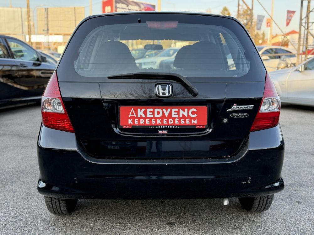 HONDA JAZZ 1.2 S Cool Nincs extra. Nincs csicsa. Csak egy megbízható autó!