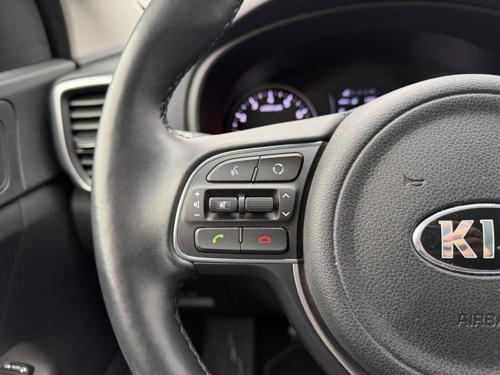 KIA SPORTAGE 1.6 GDI Gold 83e km. M.o.-i. 1.tul. Márkaszervizelt!