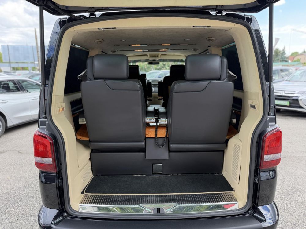 VOLKSWAGEN MULTIVAN Highline Business VIP Nagyon ritka kivitel!