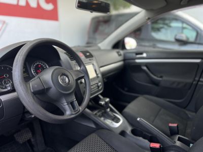 VOLKSWAGEN JETTA 1.6 Comfortline DSG Magyarországi Tolatóradar Navi Tempomat!