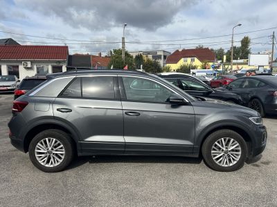 VOLKSWAGEN T-ROC 1.5 TSI ACT Life M.o.-i. 1 tul. Garanciális