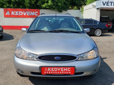 FORD MONDEO 2.5 V6 Ghia 72e km! M.o.-i. 1.tul. digit klíma el.ablak el. tükör ülésfűtés radar