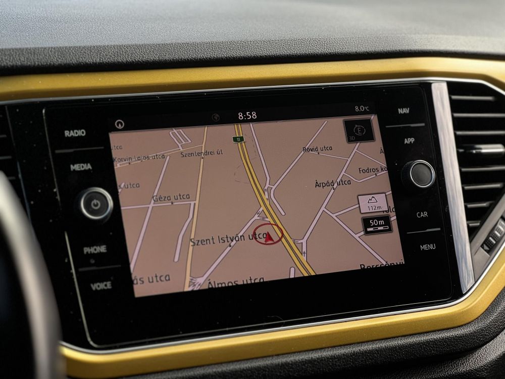VOLKSWAGEN T-ROC 1.5 TSI ACT Style DSG 140e km. M.-o.i. távolságtartó. sávtartó. navigáció. ülésfűtés. CARPLAY!