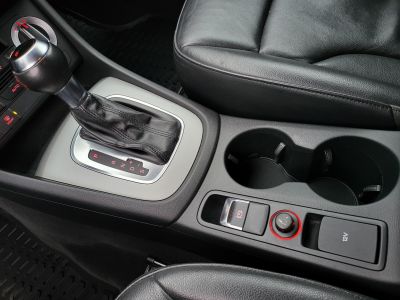 AUDI Q3 2.0 TDI DPF quattro S-tronic S Line LED Bőrbelső Navigáció Ülésfűtés Tempomat Start-Stop PDC