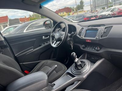 KIA SPORTAGE 1.7 CRDi LX Magyarországi. Szervizelt. 4 évszakos gumik!