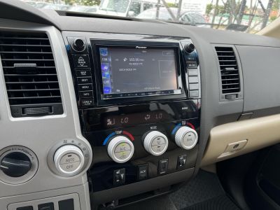 TOYOTA TUNDRA 5.7 V8 4x4 LIMITED