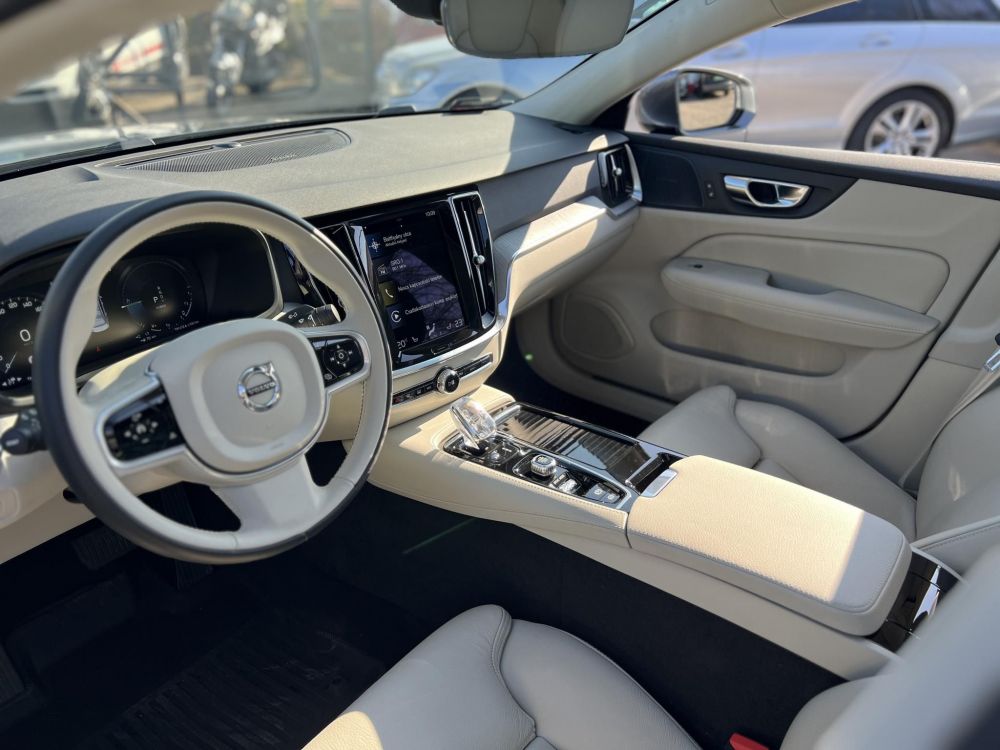 VOLVO S60 2.0 [T8] Recharge Inscription AWD Geartronic 27e km. M.o.-i. garanciális. márkaszervizelt. harman/kardon. ZÖLD rendszám!