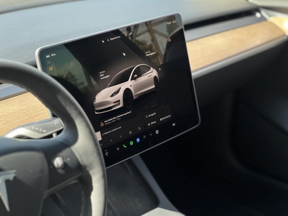 TESLA MODEL 3 RWD (Automata) 37e km. AMD Ryzen. hőszivattyú. LFP akku. garanciális!