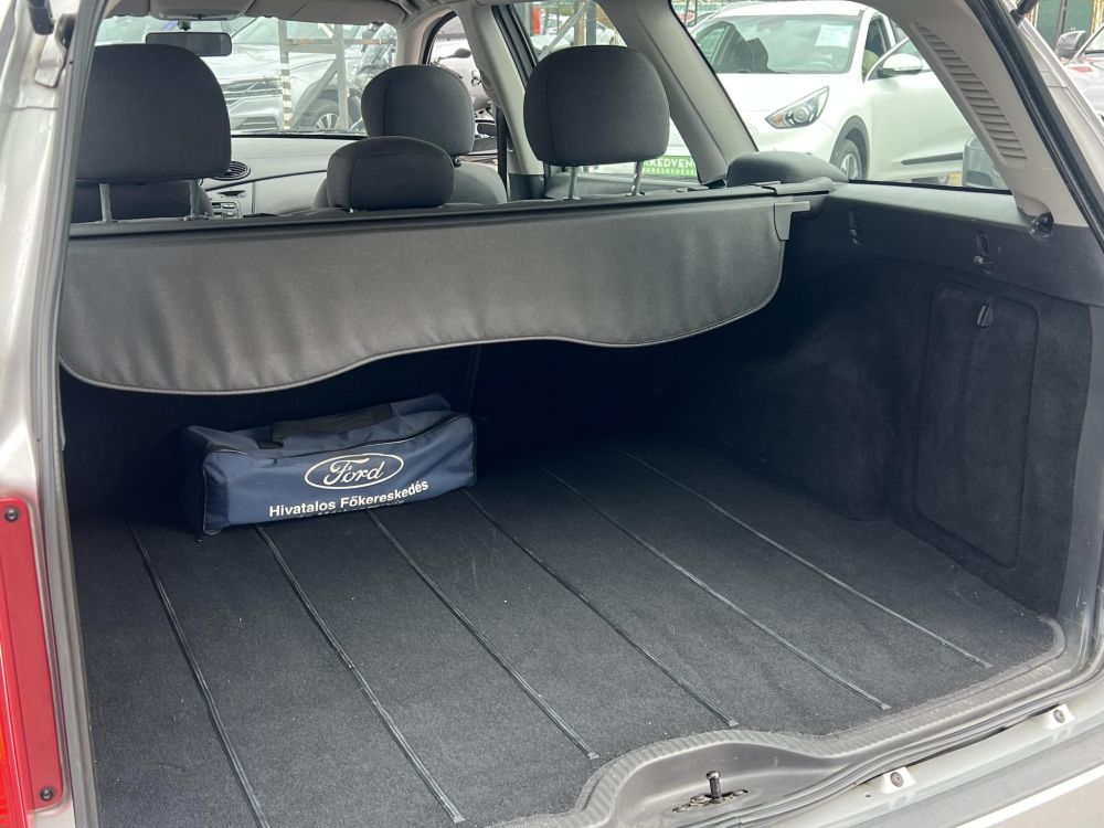 FORD FOCUS 1.4 Comfort Magyarország 116e km Friss vizsga Klíma!