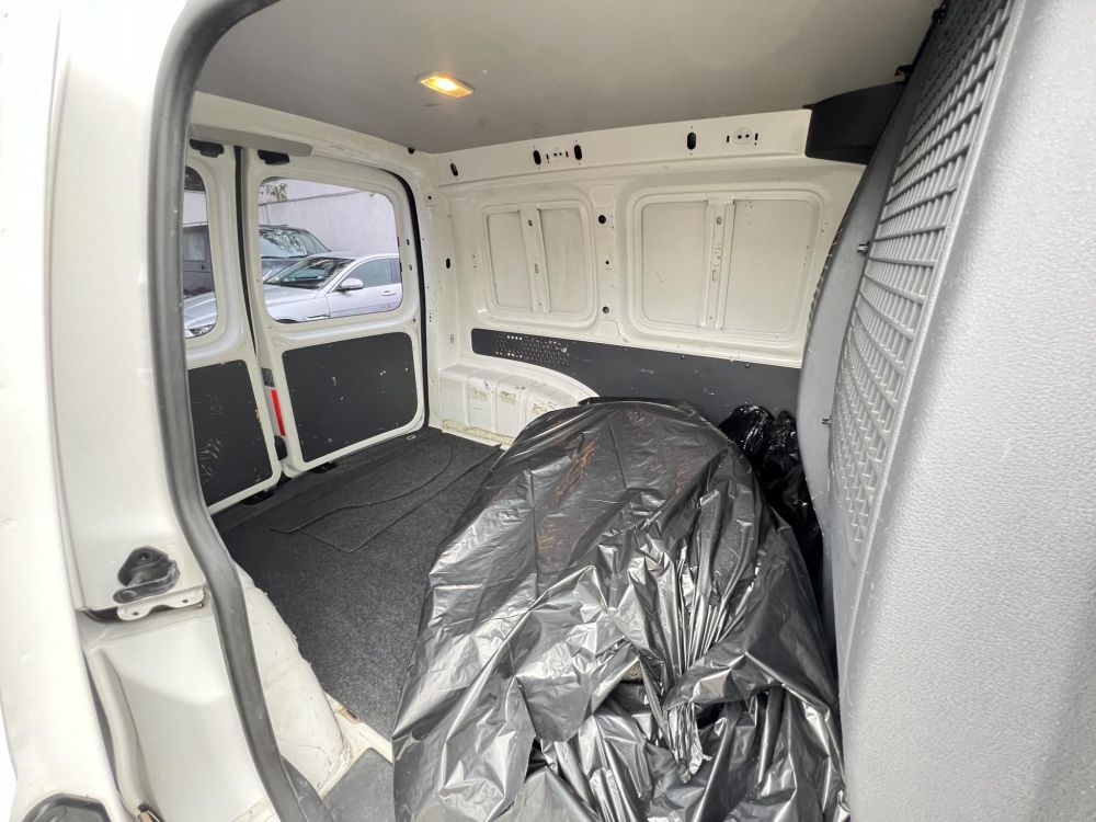 VOLKSWAGEN CADDY 1.6 CR TDI BlueMotion M.o.-i. Klíma Tempomat Bluetooth Téli-Nyári Áfás