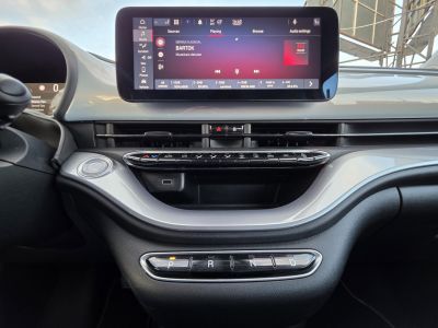FIAT 500 500e La Prima 42kWh (Automata) Magyar.o-i.Klíma Tempomat Bluetooth Carplay 37e km!