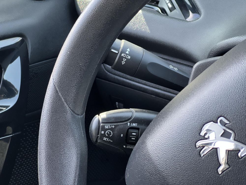 PEUGEOT 208 1.6 BlueHDi Active M.o.-i. 1.tul. klíma. 5L/100km. vezérlés cserélve!