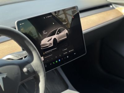 TESLA MODEL 3 RWD (Automata) 37e km. AMD Ryzen. hőszivattyú. LFP akku. garanciális!