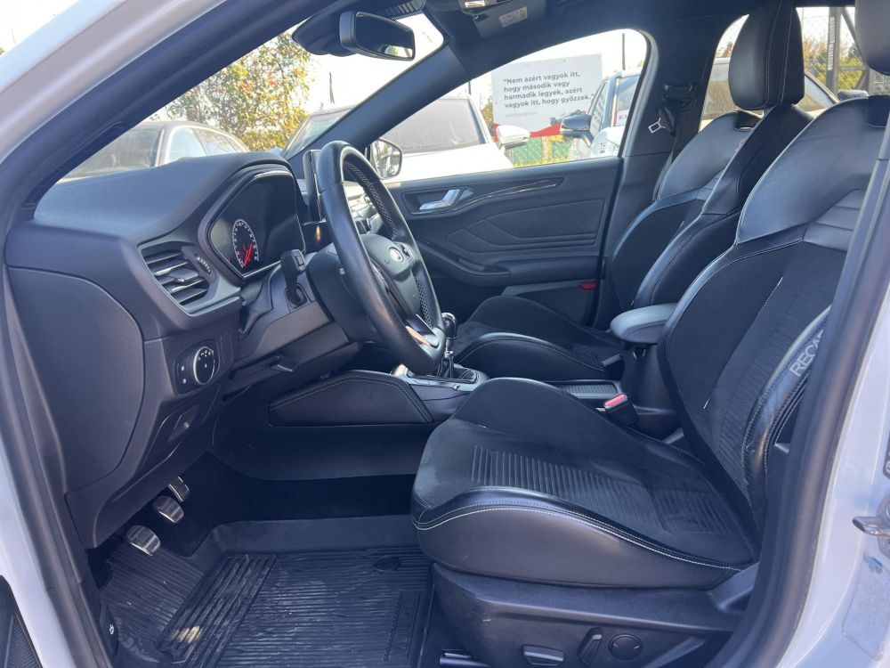 FORD FOCUS 2.3 EcoBoost ST Frissen szervizelt. RECARO. Carplay