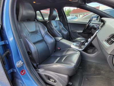 VOLVO V60 2.4 D [D6] PHEV AWD Summum Geartronic Magasan felszerelt! Harman/Kardon Napfénytető Holttér Kamera Vonóhorog