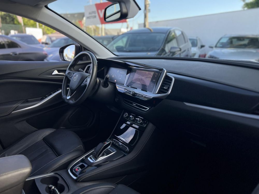 OPEL GRANDLAND 1.2 T Ultimate (Automata) 92e km. M.o.-i. LED. Memória. Üléshűtés. 360 fokos kamera. Carplay!