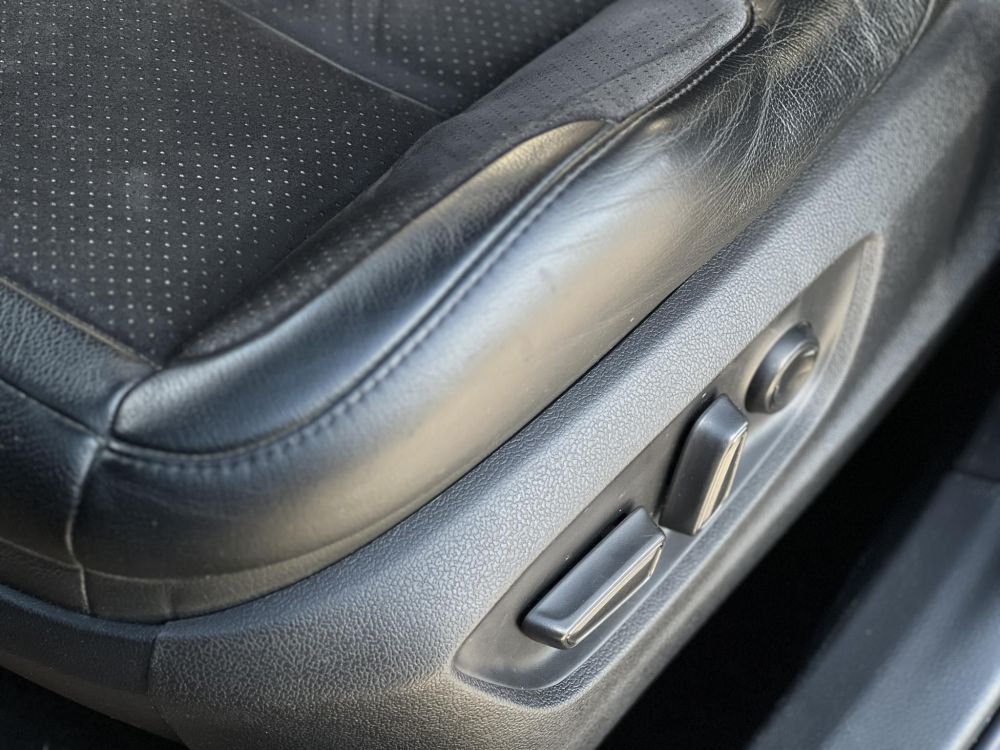 TOYOTA C-HR 2.0 Hybrid Selection e-CVT M.o.-i. LED fényszórók. kamera. keyless. sávtartó. ülés-kormányfűtés