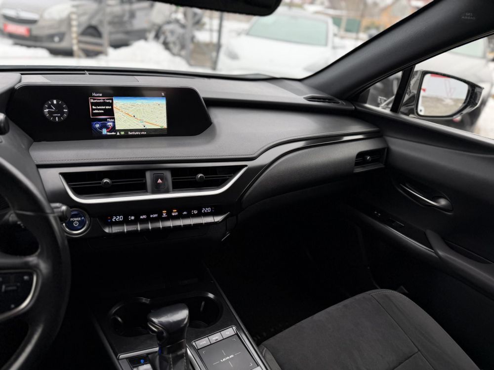 LEXUS UX 250h Comfort CVT 113e km. LED Tempomat Navi Sávtartó Bluetooth Kamera Keyless