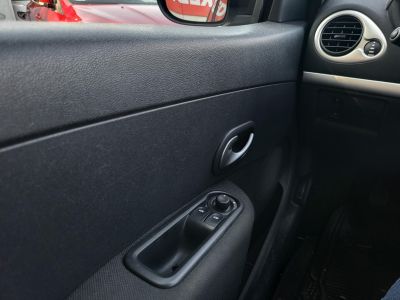 RENAULT CLIO 1.2 16V Authentique M.o.-i. 110e km! Klíma El.ablak Téli/Nyári gumi